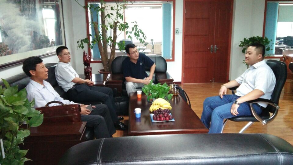 舍弗勒貿易（上海）有限公司北方區銷(xiāo)售總監安軍民先生一行蒞臨濟南鴻慷機電參觀(guān)指導工作